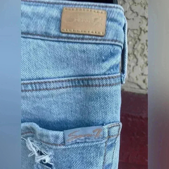 Seven7 women’s light wash distressed straight leg denim jeans sz 4 98% cotton - Picture 6 of 8